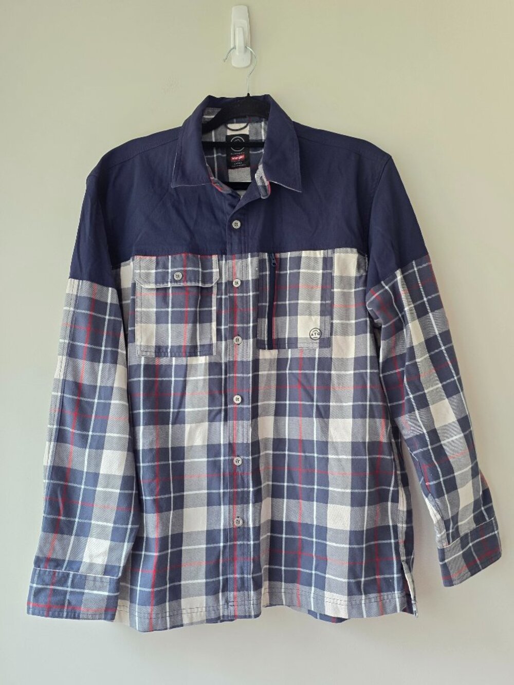 WRANGLER Men's ATG Overlay Flannel Button Down Shirt | Large | Navy Blue Pocket